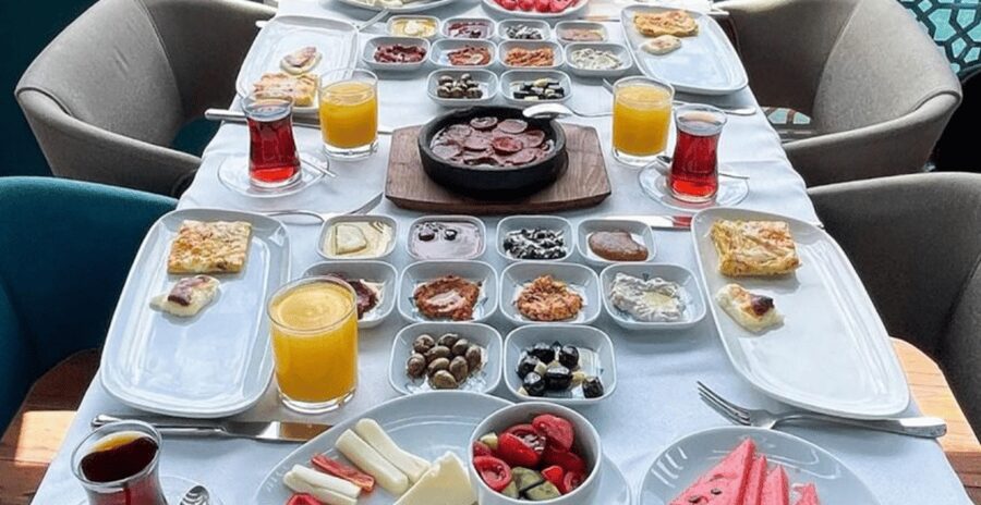 Istanbul: Bosphorus Morning Cruise with Breakfast - Should You Book This Bosphorus Morning Cruise?