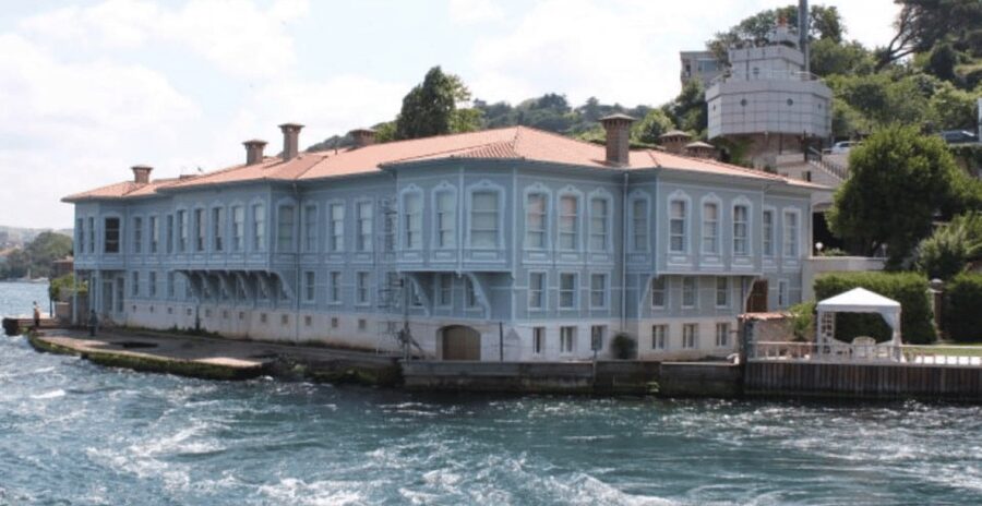 Istanbul: Bosphorus Morning Cruise with Breakfast - Getting Picked Up (Optional) and Keeping Your Morning Simple