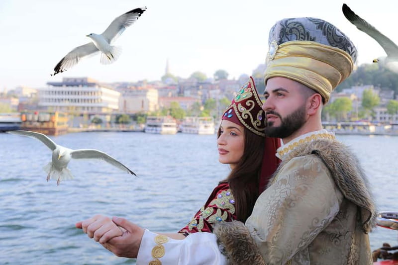 Istanbul: Bosphorus Sightseeing Cruise Tour with Audio Guide - What you actually get onboard (tea, Wi-Fi, restrooms, audio)
