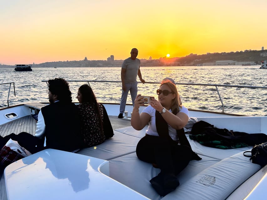 Istanbul: Bosphorus Sunset Cruise on a Luxury Yacht - Ciragan Palace and Ortaköy: elegance meets daily life