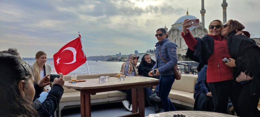 Istanbul: Bosphorus Sunset Cruise on Yacht with Live Guide - Rumeli Fortress and the fortifications: the defensive story you rarely get from land