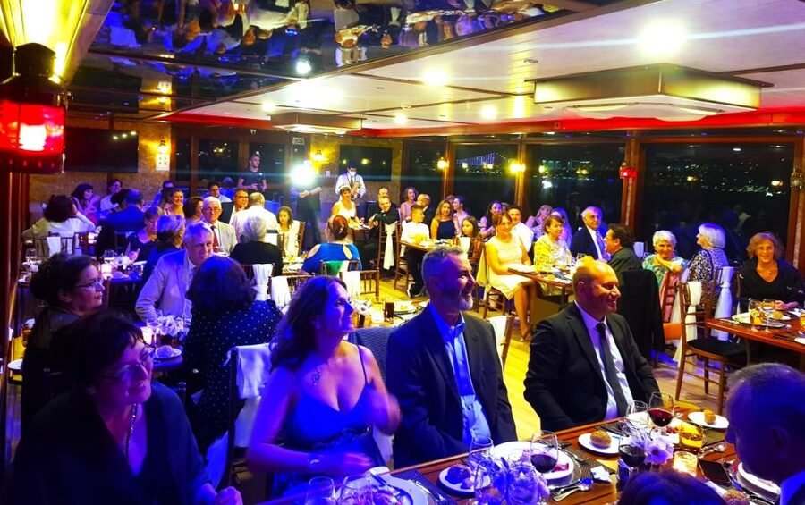 Istanbul: Bosphorus Sunset Cruise with Dinner - Food on the Water: Welcome Cocktail, Buffet Dinner, Baklava, and Fruit