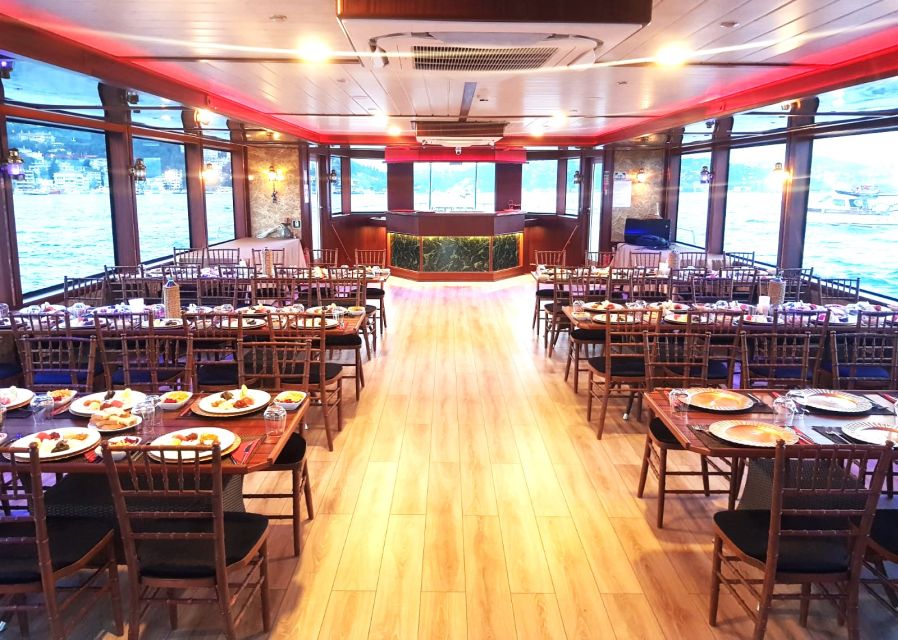 Istanbul: Bosphorus Sunset Cruise with Dinner - The Role of the Guide and the Live DJ (Two Different Kinds of Energy)
