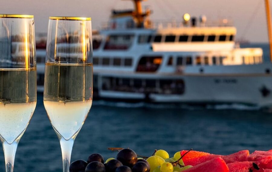 Istanbul: Bosphorus Sunset Cruise with Drinks & Snack - Kabataş Port meeting point: keep it simple