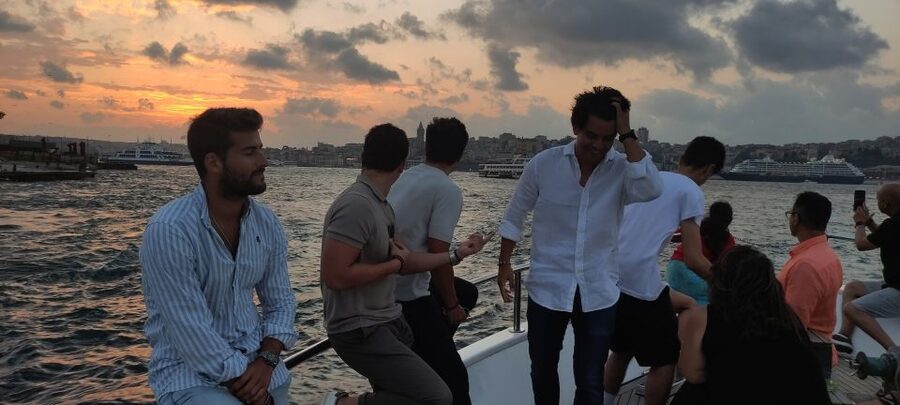 Istanbul: Bosphorus Sunset Cruise with Snacks and Wine - Key highlights I’d circle first