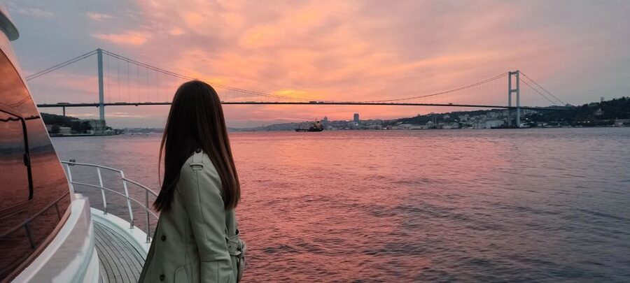 Istanbul: Bosphorus Sunset Cruise with Snacks and Wine - Should you book this Bosphorus sunset cruise?
