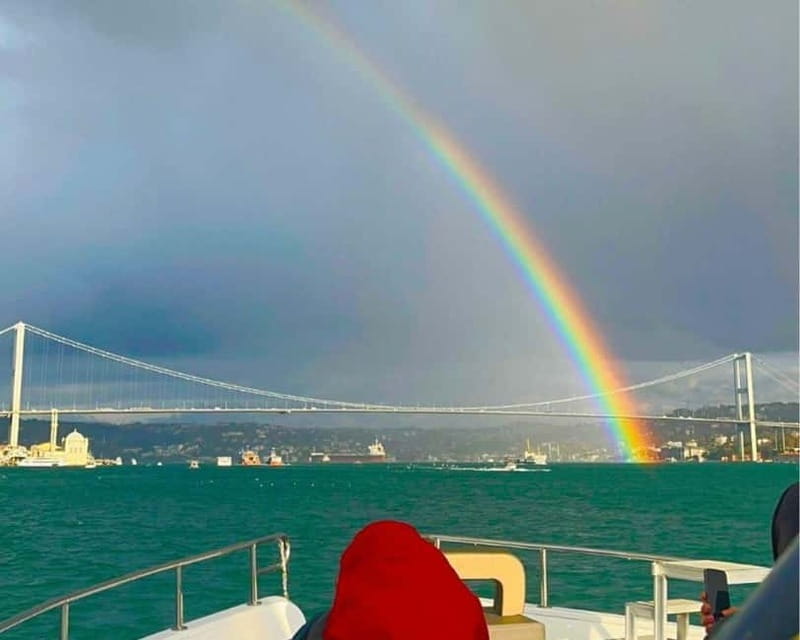 Istanbul: Bosphorus Sunset or Night Yacht Cruise & Transfers - Snacks, lemonade, and tea: the included comforts that matter at sea