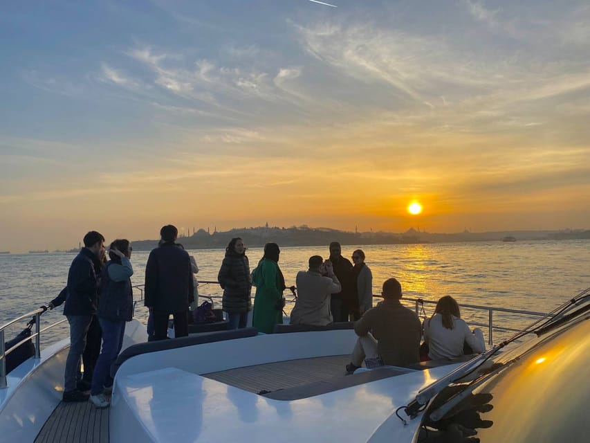 Istanbul: Bosphorus Sunset Yacht Cruise with Live Guide - Key things I’d pin on your map