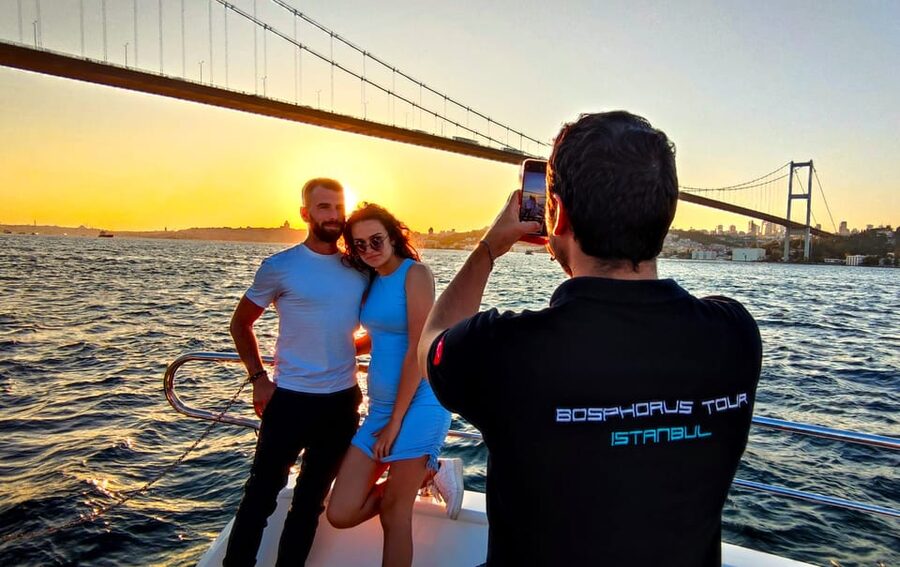 Istanbul: Bosphorus Sunset Yacht Cruise with Live Guide - Price and what $35 buys you in Istanbul