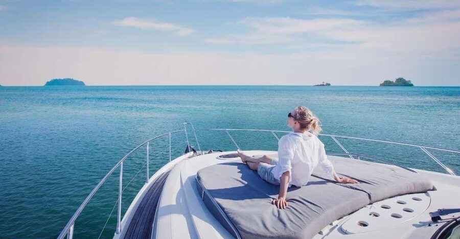 Istanbul: Bosphorus Yacht Cruise - Sailing the Bosphorus: the route’s best photo and “wow” moments