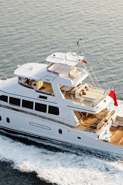 Istanbul: Bosphorus Yacht Cruise - Coffee and tea included: a small comfort that changes the vibe