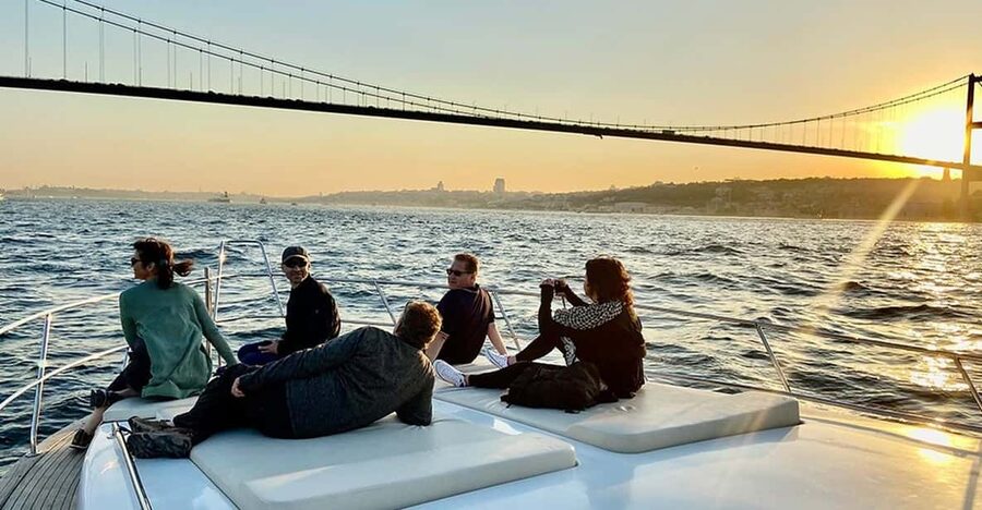 Istanbul: Bosphorus Yacht Cruise at Sunset with Snacks - Why This Sunset Cruise Feels Like the Right Istanbul Evening