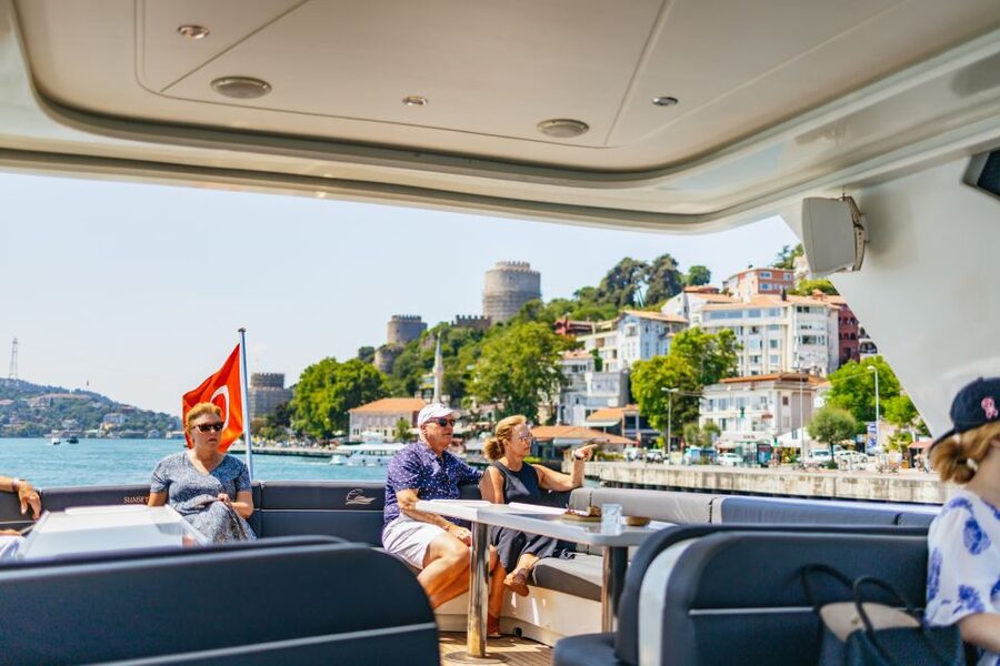 Istanbul: Bosphorus Yacht Cruise with Stopover on Asian Side - Cruising the Bosphorus: 2.5 hours that help you read Istanbul