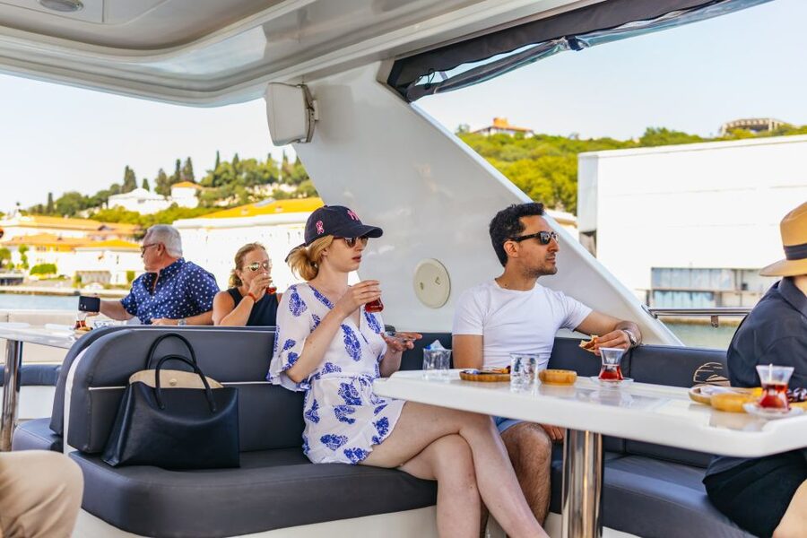 Istanbul: Bosphorus Yacht Cruise with Stopover on Asian Side - Onboard experience: the guide, the snacks, and the comfort