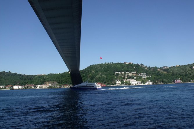 Istanbul Bus and Boat: 5 Hours Guided City Tour & Boat Cruise - Rumeli Fortress on the right day: how the itinerary swaps