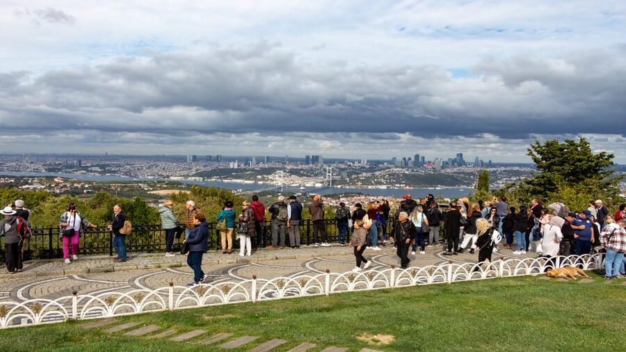 Istanbul: City Hightlights Bus Tour and Bosphorus Cruise - Eyüp Sultan Mosque and Pierre Loti Hill: Spiritual Istanbul, Softer Pace
