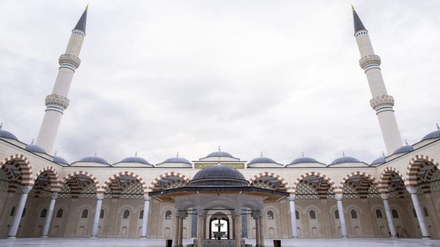 Istanbul: City Hightlights Bus Tour and Bosphorus Cruise - Cable Car Time: Short Ride, Big View Payoff