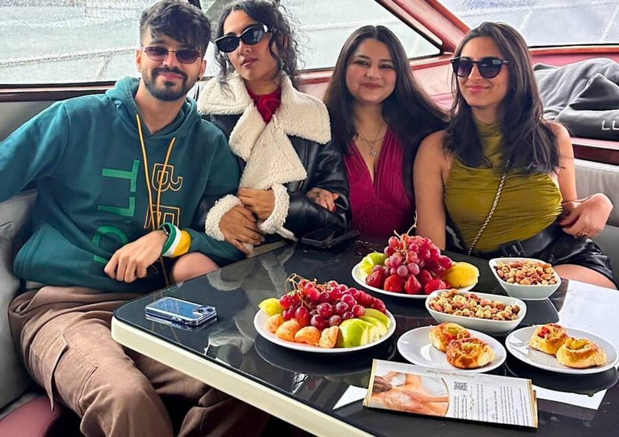 Istanbul: Daytime Bosphorus Yacht Cruise with Fruit & Snacks - Price and What You Get for $31