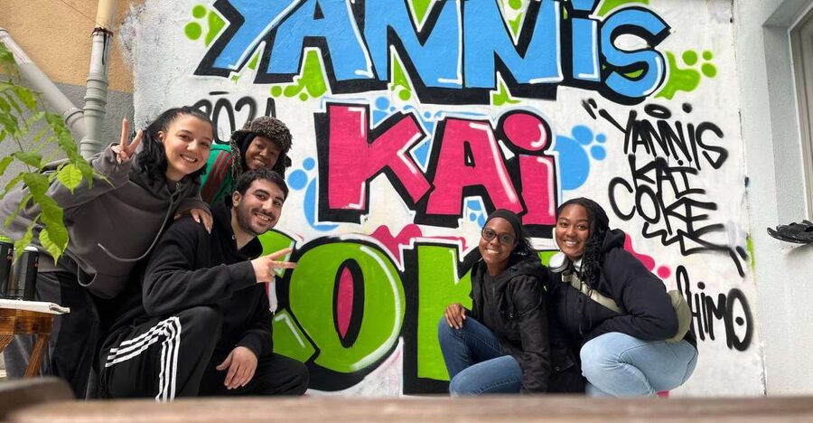 Istanbul: Do Street Art with Local Artists at Home Garden - Group Size and Timing: Why 2.5 to 3 Hours Works