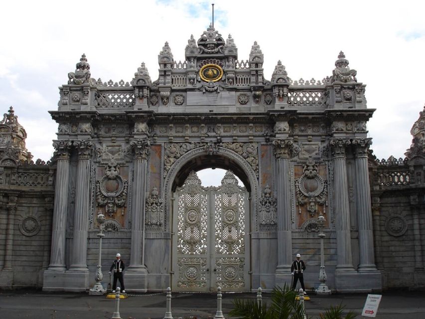 Istanbul: Dolmabahçe Palace and Uskudar Guided Tour - Entering Dolmabahçe Palace: French-Turkish Glamour in Real Space