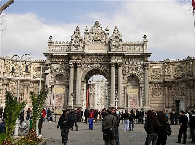 Istanbul: Dolmabahçe Palace and Uskudar Guided Tour - The Timing Reality: 4 Hours Sounds Simple, But Schedules Vary