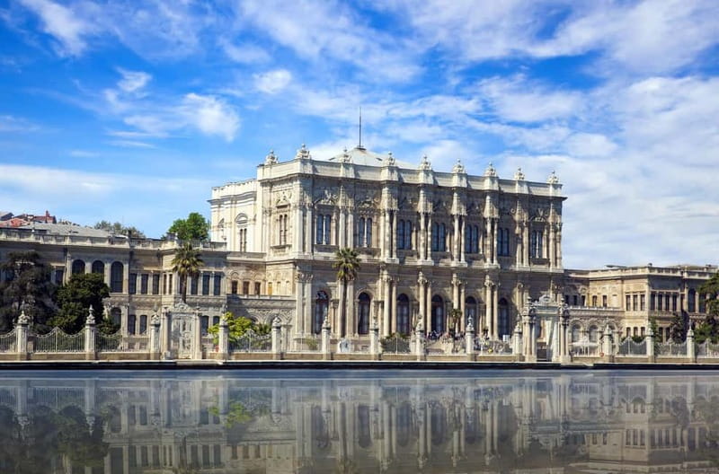 Istanbul: Dolmabahce Palace Guided Tour - Sultan’s Harem in Dolmabahçe: traditions and court life in a 30-minute window