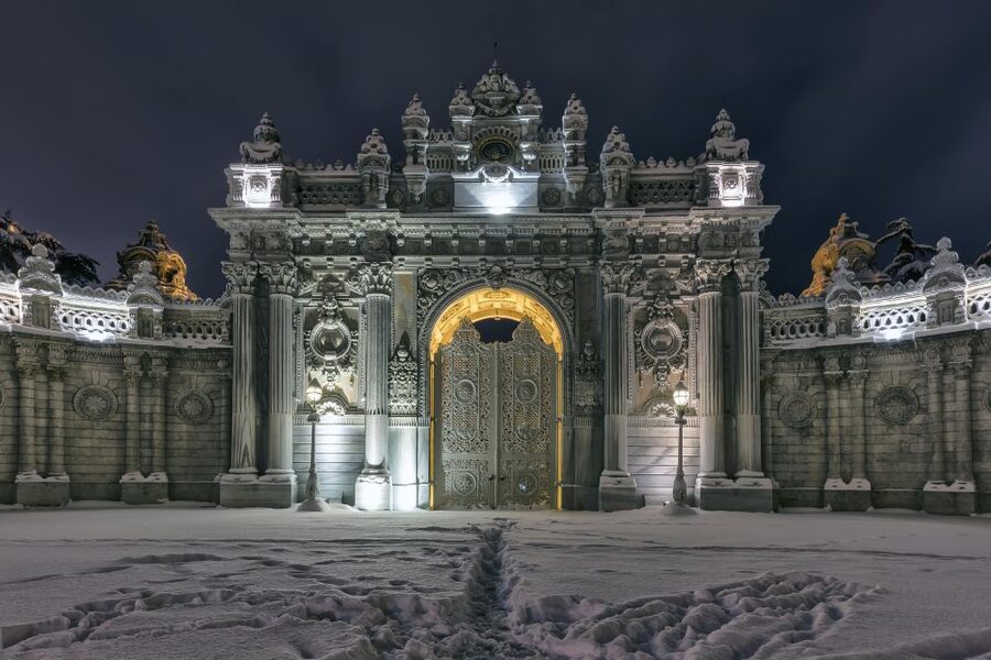 Istanbul: Dolmabahce Palace & Harem Skip-the-Line Entry - Skip-the-line logistics: where time savings can shrink