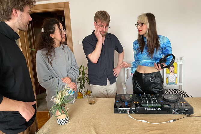 Istanbul Electronic Music and Culture Workshop From Local DJ - Tea, coffee, and Turkish hospitality before you play music