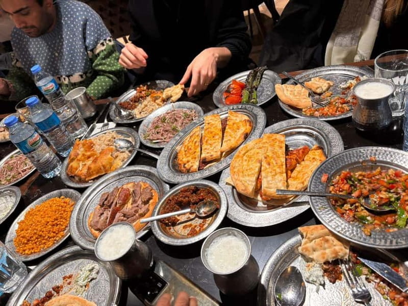 Istanbul: Enjoy Turkish Food Like a Local (Lunch/Dinner) - Key things you’ll notice