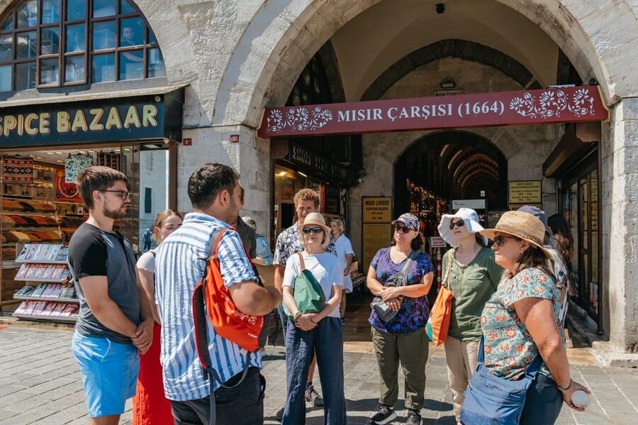 Istanbul: European and Asian Side Guided Foodie Walking Tour - Bosphorus ferry break: switching sides without the stress