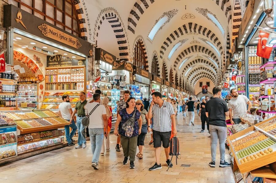 Istanbul: European and Asian Side Guided Foodie Walking Tour - Spice Bazaar Morning: Breakfast first, then tastings