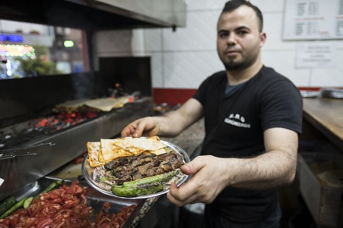 Istanbul Evening Food Tour: The Best Bites of Taksim and Karaköy - Guides in the spotlight: why the cultural talk matters