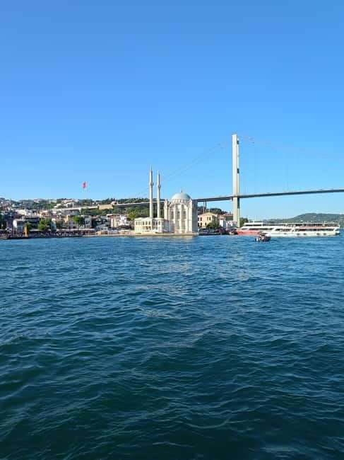 Istanbul: Explore 2 Continents of Bosphorus in One Day Lunch - Lunch Back on the Boat: A Break That Still Feels Like Sightseeing