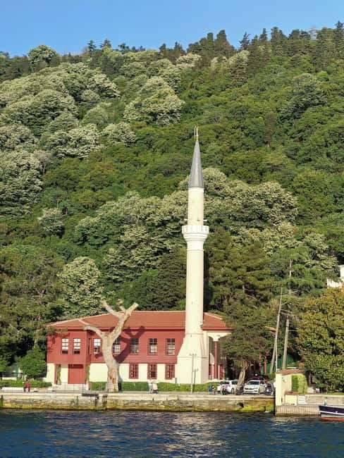 Istanbul: Explore 2 Continents of Bosphorus in One Day Lunch - Pierre Loti Hill and the Cable Car Finale
