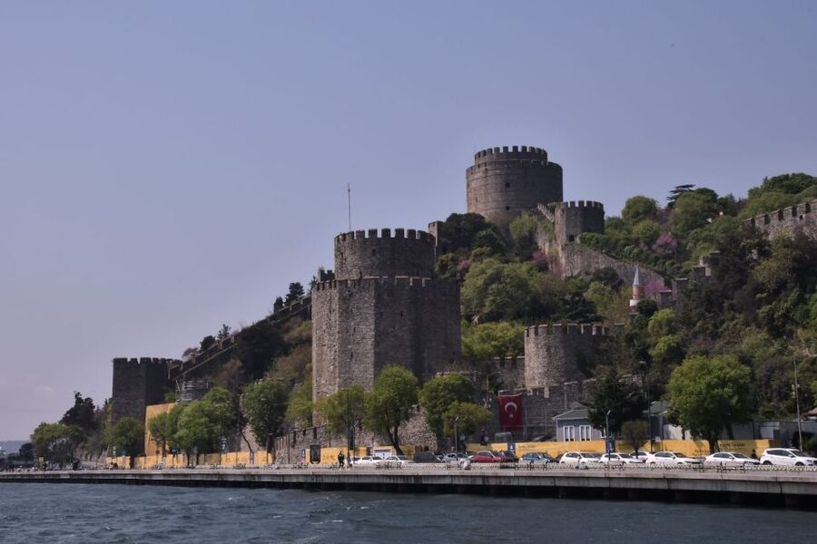 Istanbul: Explore Bosphorous on a Sunset Boat Cruise - Rumeli Hisarı and the turn toward the Asian shore