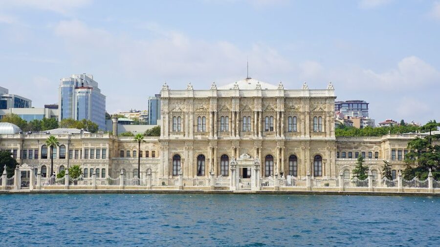 Istanbul: Explore Bosphorous on a Sunset Boat Cruise - Onboard experience: guided commentary, Wi‑Fi, and the tea-and-biscuits touch