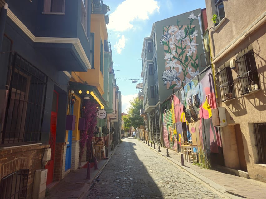 Istanbul: Fener & Balat Guided Tour through Colored Streets - Colored Houses of Balat: Photo Stops With Real Street Context