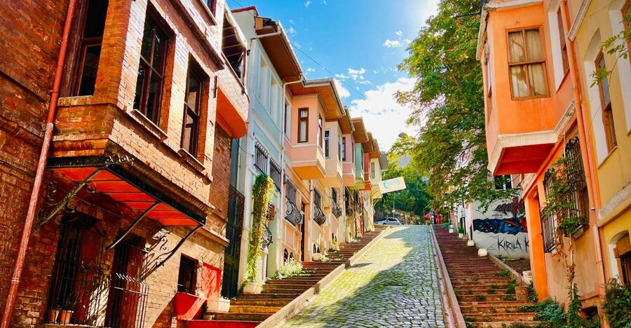 Istanbul: Fener, Balat, Old Greek and Jewish Quarter Tour - St. George Greek Patriarch Church: a serious stop with a dress code