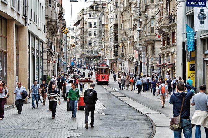 Istanbul Food Walking Tour of Beyoglu by Night - The islak burger: why wet bread is the whole point