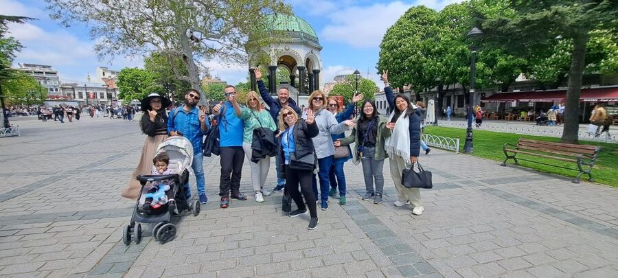 Istanbul: Full-Day Best Highlights Small Group Tour - Key highlights and practical perks at a glance