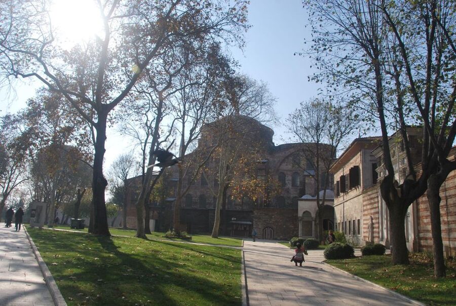 Istanbul Full Day Byzantine & Ottoman Traces Tour - Topkapi Palace and the Harem Section: Ottoman power, not just royal rooms