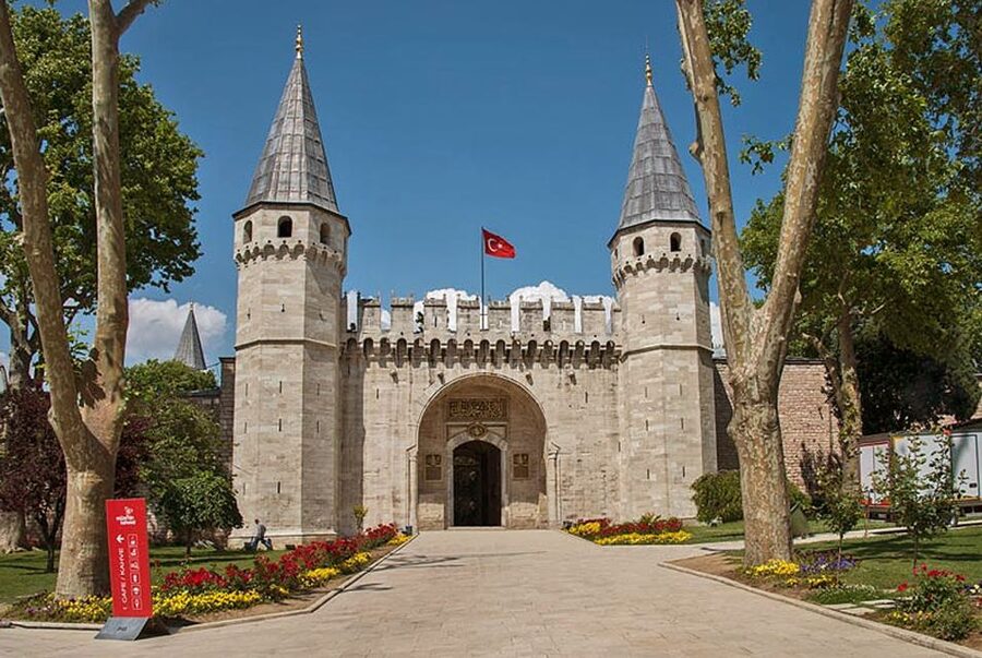 Istanbul: Full-Day Heritage Tour - Entering the Grand Bazaar Without Losing Your Mind