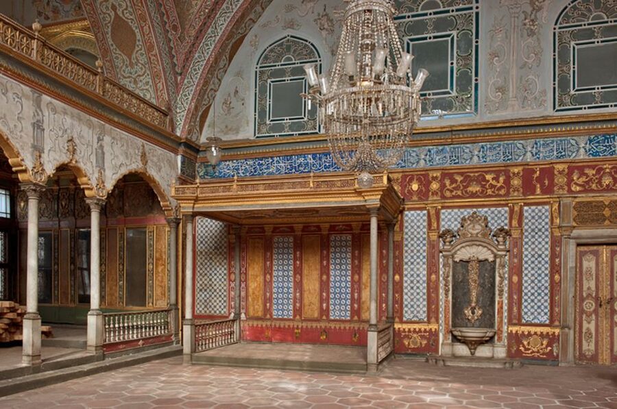 Istanbul: Full-Day Heritage Tour - Transportation, Group Size, and Pace (What 8 Hours Feels Like)