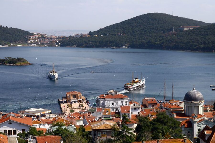 Istanbul: Full Day Princes Islands Guided Tour with Lunch - Heybeliada in the Morning: The Greenest Start