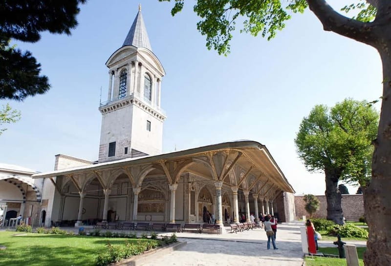 Istanbul: Full Day Private Guided Tour for Iconic Landmarks - Topkapi Palace: Ottoman Court Life Plus a View Over the Golden Horn