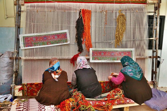 Istanbul Grand Bazaar and Egyptian Bazaar Shopping Tour - Misir Çarşısı (Spice Bazaar): Scents, Texture, and Smart Buying for Souvenirs