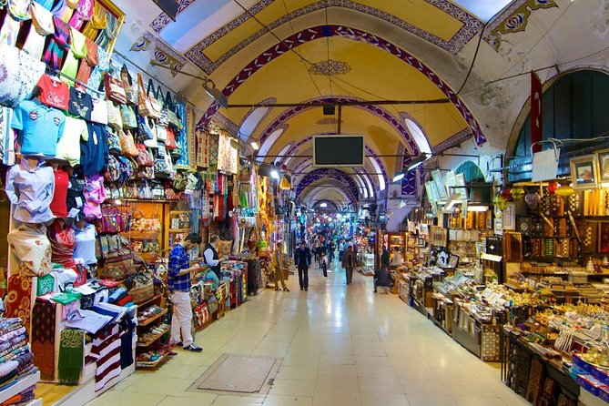 Istanbul Grand Bazaar and Egyptian Bazaar Shopping Tour - Iznik Tile and Pottery Workshop: Blue-and-White Craft With Actual Hands Behind It