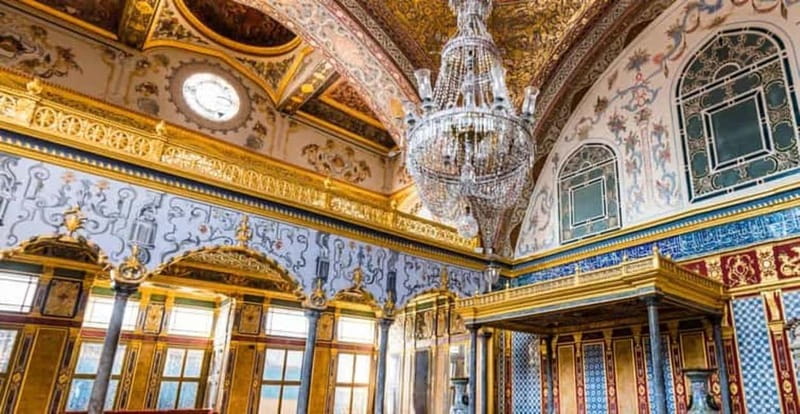 Istanbul: Guided Topkapi and Grand Bazaar with Small Group - How the Grand Bazaar guide helps you shop (without losing your mind)