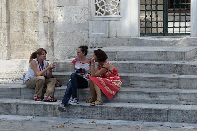 Istanbul Guided Tour Hagia Sophia, Topkapi, Cistern with Tickets - Topkapi Palace priority entry: see the masterpieces first