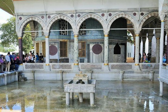 Istanbul Guided Tour Hagia Sophia, Topkapi, Cistern with Tickets - Walking pace, headsets, and what to bring